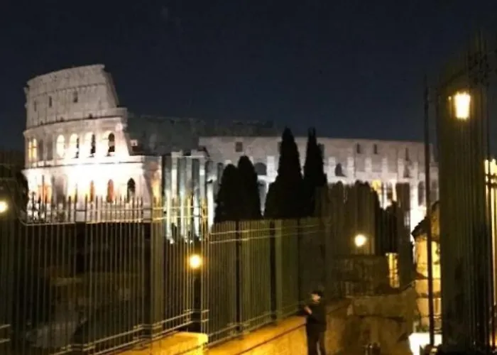 A Romantic Terrace In Colosseum רומא